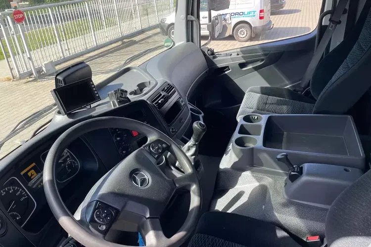 Mercedes ATEGO 818, IZOTERMA OGRZEWANA zdjęcie 12