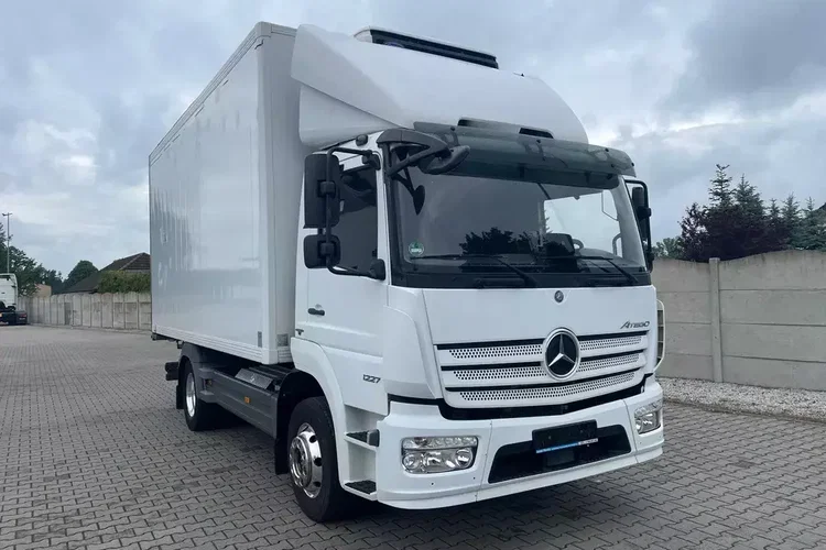 Mercedes ATEGO 1227 CHŁODNIA HAKOWA / HAKÓWKA zdjęcie 3