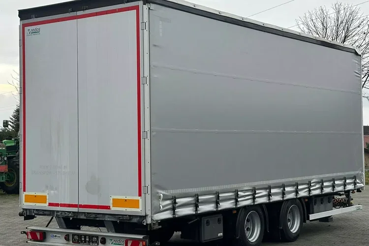 TRAILERS / PRZYCZEPA / PRZEJAZDOWA / 7.7 M / 2 OSIE / HALDEX / OCYNK zdjęcie 3