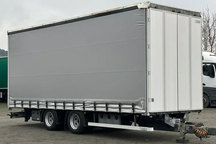 TRAILERS / PRZYCZEPA / PRZEJAZDOWA / 7.7 M / 2 OSIE / HALDEX / OCYNK zdjęcie 4