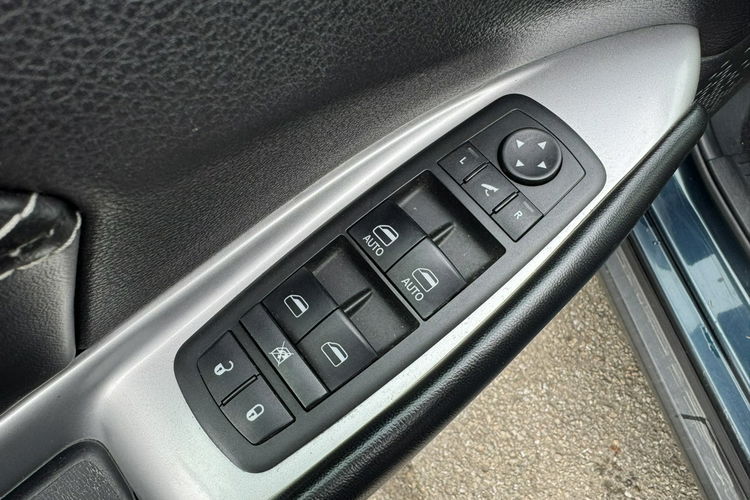 Fiat Freemont Klimatronic 3-stref, Podgrz. fotele, 7 osobowy, Skóra, Hak zdjęcie 15