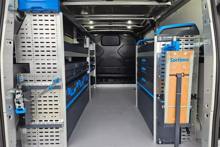 Ford transit-custom L2H1 61900zł NETTO Zabudowa warsztatowa 2.0TdCi/170KM zdjęcie 15
