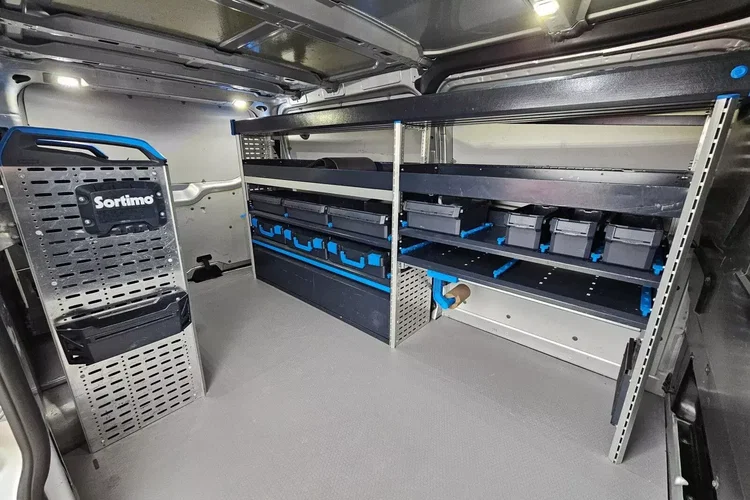 Ford transit-custom L2H1 61900zł NETTO Zabudowa warsztatowa 2.0TdCi/170KM zdjęcie 18