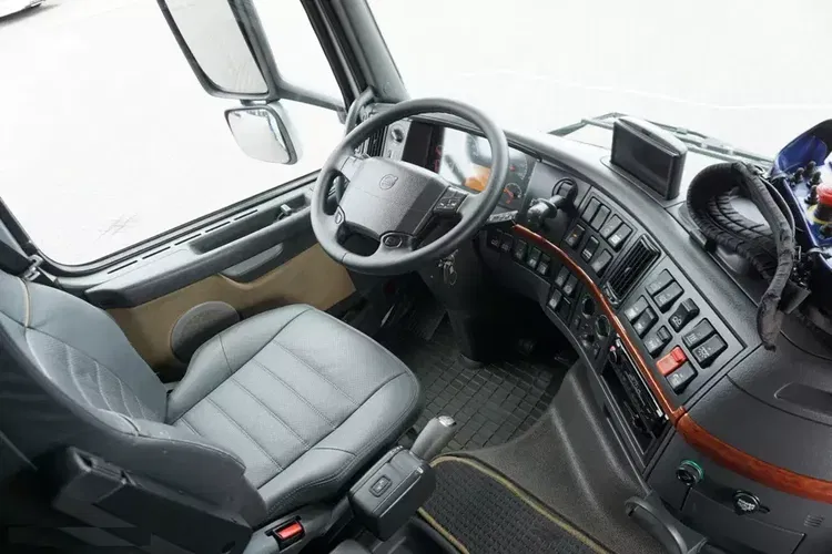 Volvo / FH / 520 / 8 X 2 / SKRZYNIOWY + HDS / PM 85 SP + JIB J 1204 / WYSIĘG 31.9 M zdjęcie 15