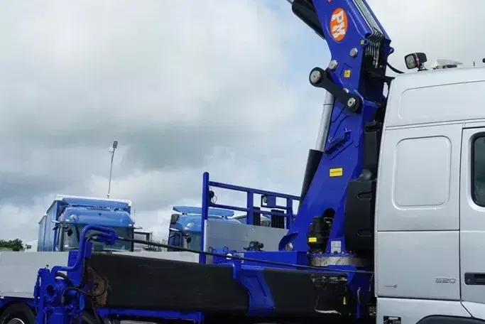 Volvo / FH / 520 / 8 X 2 / SKRZYNIOWY + HDS / PM 85 SP + JIB J 1204 / WYSIĘG 31.9 M zdjęcie 18