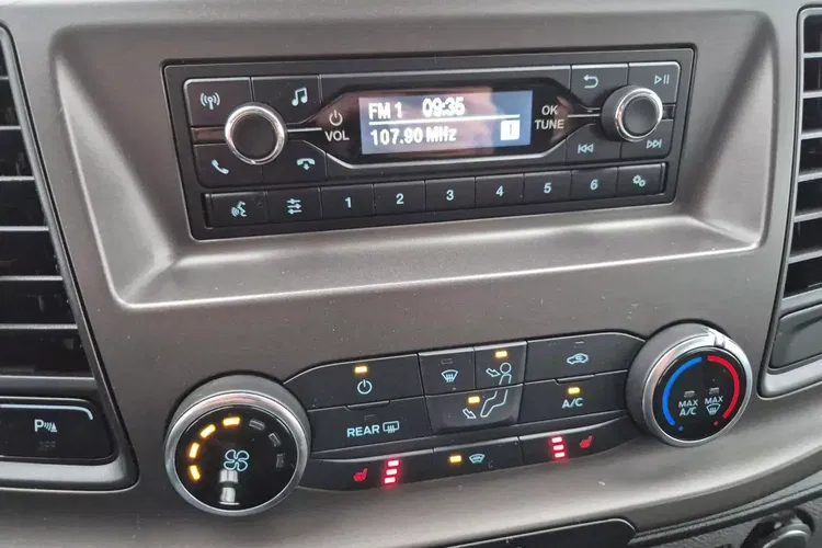 Ford transit-custom L2H1 69999zł NETTO Brygadówka 5 osób 2.0TdCi/131KM zdjęcie 23