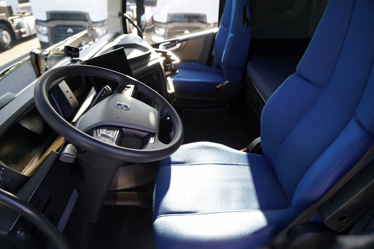 Volvo FH 460 / ZESTAW TANDEM / 120 M3 / PRZEJAZDOWY / I-SAVE / KLIMA POSTOJOWA / OŚ PODNOSZONA SKRĘTNA / WIELTON  zdjęcie 44
