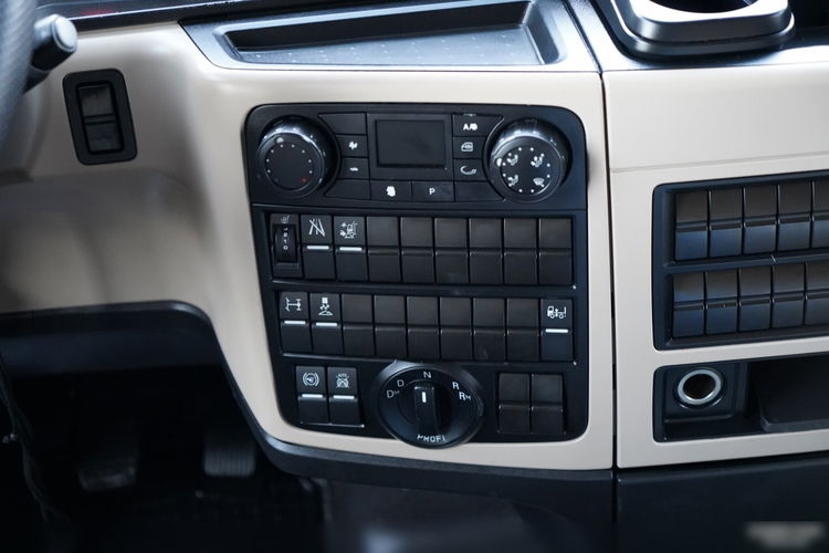 MAN TGX 18. 460 / MEGA / LOWDECK / REGULOWANE SIODŁO / NAVI zdjęcie 30