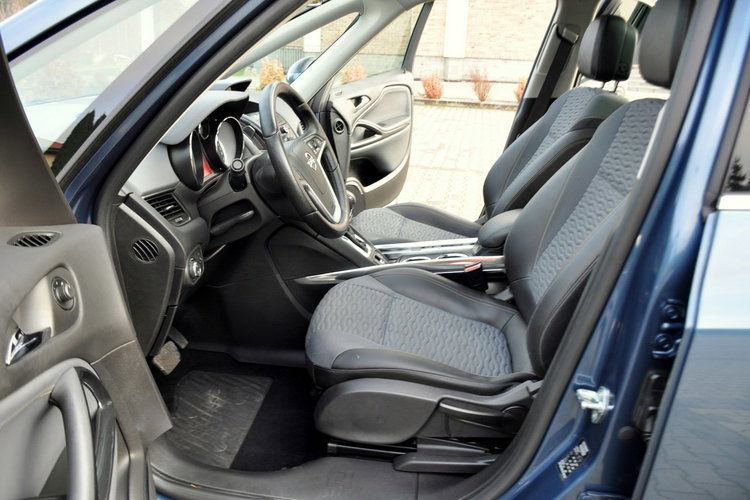 Zafira 1.4T(140KM) Bi-Xenon Led Navi Panorama Skóry 2xPark Alu17"ASO Opel zdjęcie 21