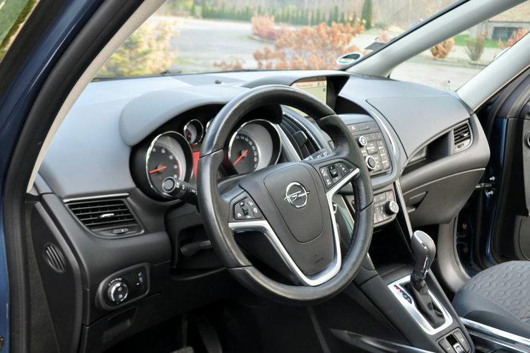 Zafira 1.4T(140KM) Bi-Xenon Led Navi Panorama Skóry 2xPark Alu17"ASO Opel zdjęcie 22