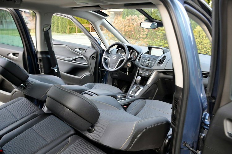 Zafira 1.4T(140KM) Bi-Xenon Led Navi Panorama Skóry 2xPark Alu17"ASO Opel zdjęcie 23