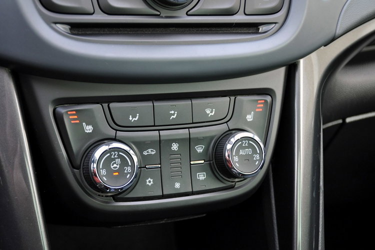 Zafira 1.4T(140KM) Bi-Xenon Led Navi Panorama Skóry 2xPark Alu17"ASO Opel zdjęcie 33