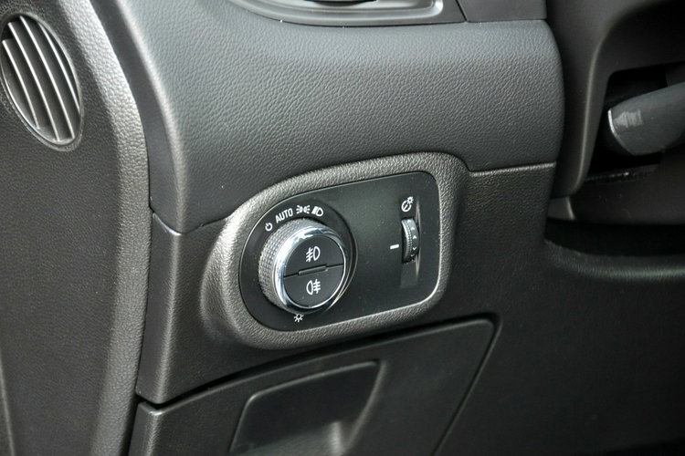 Zafira 1.4T(140KM) Bi-Xenon Led Navi Panorama Skóry 2xPark Alu17"ASO Opel zdjęcie 36