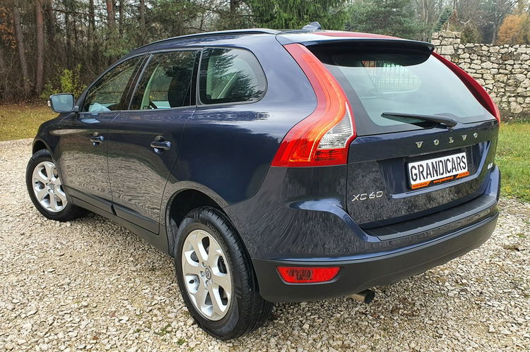 Volvo XC 60 2.0 R5 D3 # Kinetic # Manual # Serwis do Końca # zdjęcie 4