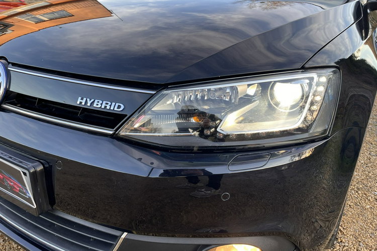 Volkswagen Jetta 1.4 Zarejestrowany Automat Climatronic Navi Grzane fotele Stan BDB zdjęcie 12