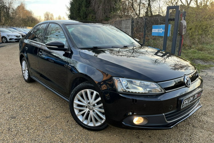 Volkswagen Jetta 1.4 Zarejestrowany Automat Climatronic Navi Grzane fotele Stan BDB zdjęcie 3