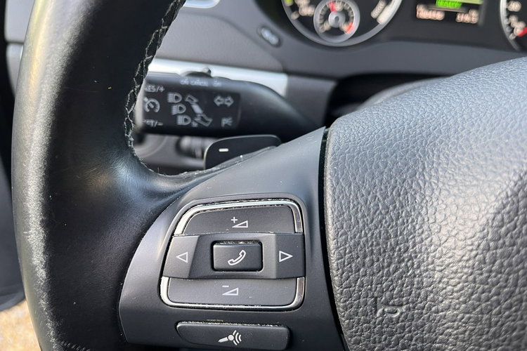 Volkswagen Jetta 1.4 Zarejestrowany Automat Climatronic Navi Grzane fotele Stan BDB zdjęcie 30