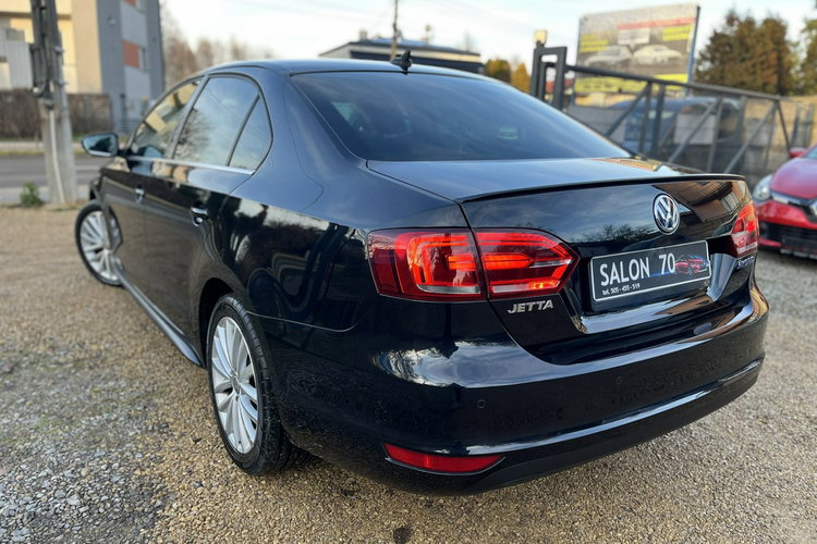 Volkswagen Jetta 1.4 Zarejestrowany Automat Climatronic Navi Grzane fotele Stan BDB zdjęcie 4