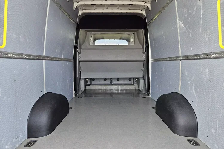 Volkswagen Crafter L3H2 129900zł NETTO Brygadówka 7 osób 2.0TDi/140KM zdjęcie 17