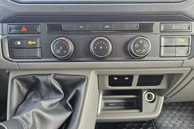 Volkswagen Crafter L3H2 129900zł NETTO Brygadówka 7 osób 2.0TDi/140KM zdjęcie 28