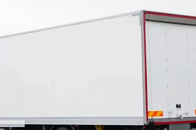 DAF ZABUDOWA / KONTENER / ROLETA / DŁ. 7,7 M zdjęcie 2