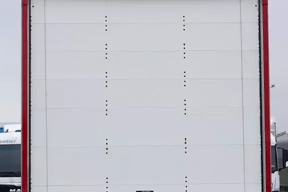 DAF ZABUDOWA / KONTENER / ROLETA / DŁ. 7,7 M zdjęcie 9