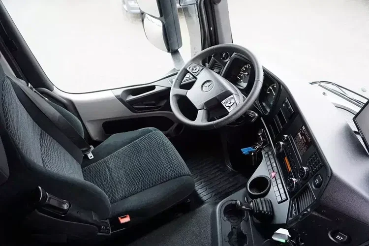 Mercedes ANTOS / 1830 / EURO 6 / CHŁODNIA + WINDA / 18 PALET zdjęcie 12