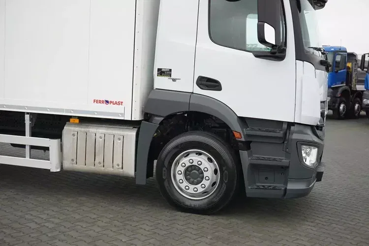 Mercedes ANTOS / 1830 / EURO 6 / CHŁODNIA + WINDA / 18 PALET zdjęcie 17