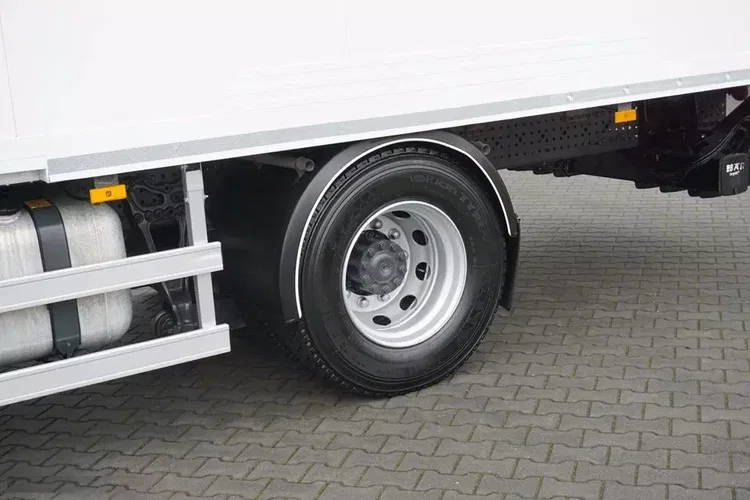 Mercedes ANTOS / 1830 / EURO 6 / CHŁODNIA + WINDA / 18 PALET zdjęcie 18