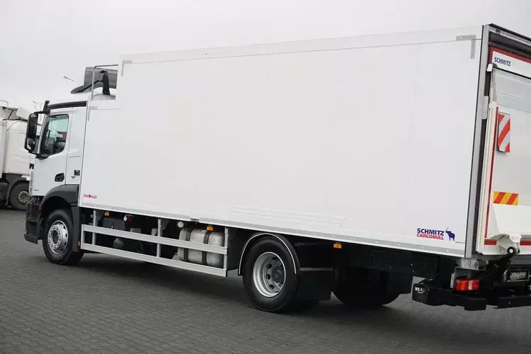 Mercedes ANTOS / 1830 / EURO 6 / CHŁODNIA + WINDA / 18 PALET zdjęcie 32