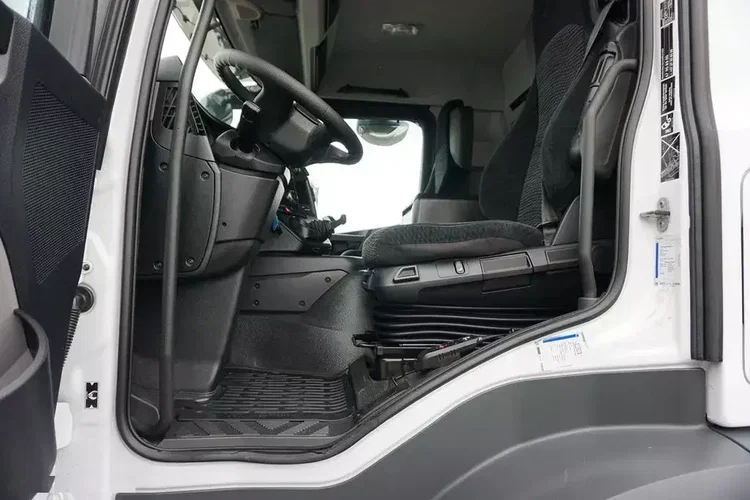 Mercedes ANTOS / 1830 / EURO 6 / CHŁODNIA + WINDA / 18 PALET zdjęcie 37