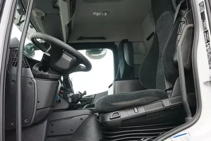 Mercedes ANTOS / 1830 / EURO 6 / CHŁODNIA + WINDA / 18 PALET zdjęcie 7