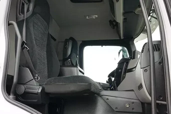 Mercedes ANTOS / 1830 / EURO 6 / CHŁODNIA + WINDA / 18 PALET zdjęcie 8