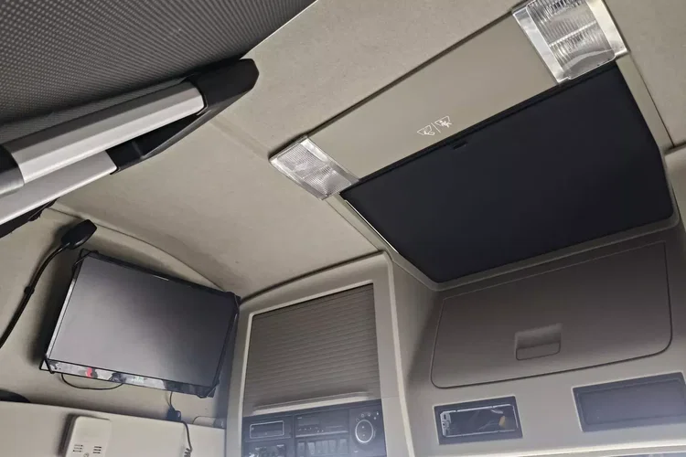 Volvo FH4 460 / SKRZYNIA 7.90 / AUTOMAT / EURO 6 / TV / zdjęcie 31