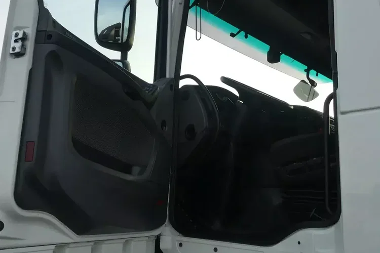 DAF XF 106.460 / EURO 6 / AUTOMAT / PEŁNY ADR / HYDRAULIKA DO CYSTERNY / zdjęcie 15