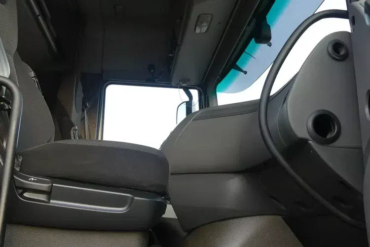 DAF XF 106.460 / EURO 6 / AUTOMAT / PEŁNY ADR / HYDRAULIKA DO CYSTERNY / zdjęcie 19