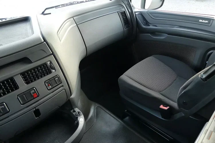 DAF XF 106.460 / EURO 6 / AUTOMAT / PEŁNY ADR / HYDRAULIKA DO CYSTERNY / zdjęcie 23