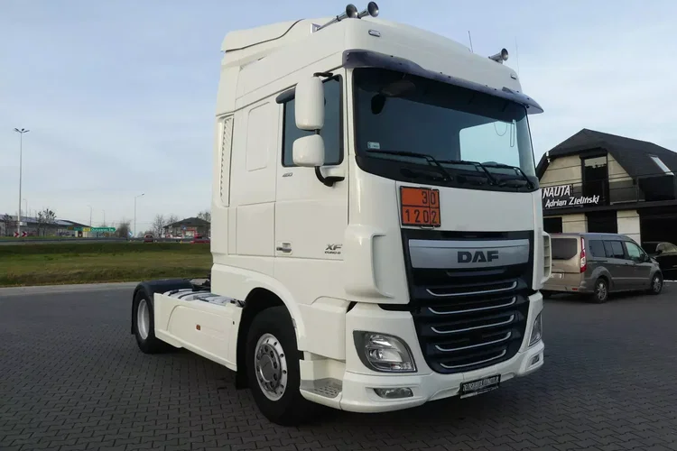 DAF XF 106.460 / EURO 6 / AUTOMAT / PEŁNY ADR / HYDRAULIKA DO CYSTERNY / zdjęcie 9