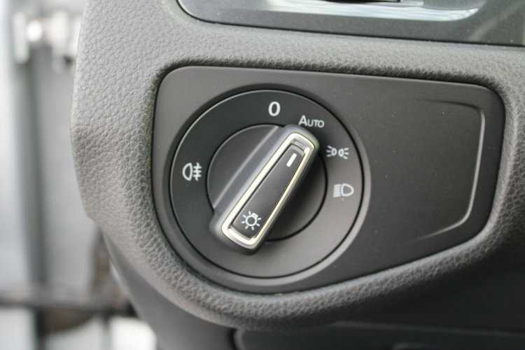 Volkswagen Golf Comfortline A netto 40 126 PLN Gwarancja Auto-Hold zdjęcie 19