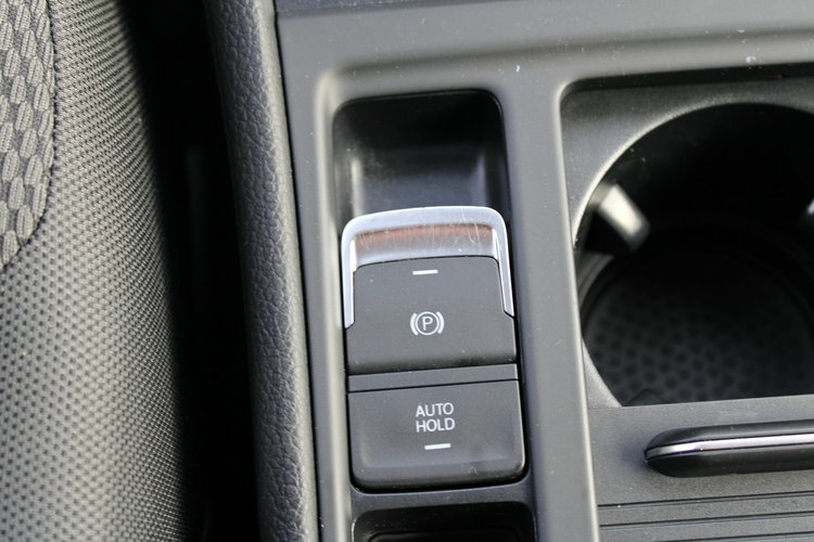 Volkswagen Golf Comfortline A netto 40 126 PLN Gwarancja Auto-Hold zdjęcie 24