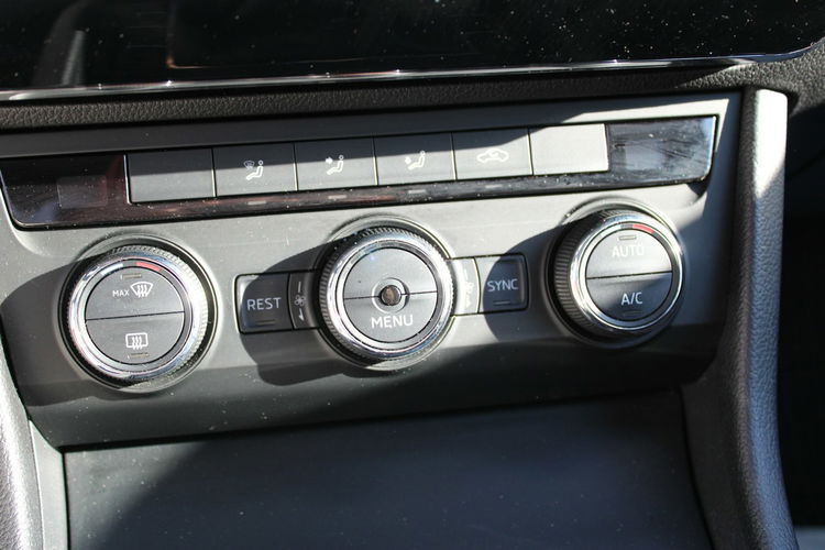 Skoda Superb Salon Polska TSI 180HP F-vat Gwarancja zdjęcie 25