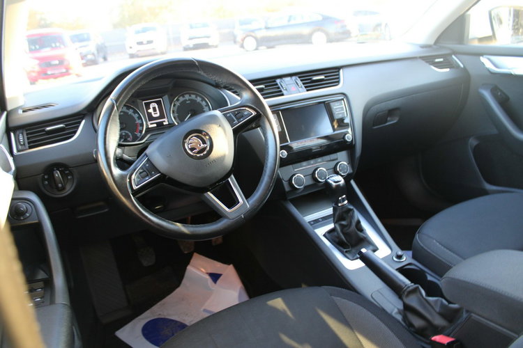 Skoda Octavia Ambition Salon Polska netto 30 813 PLN Gwarancja zdjęcie 22