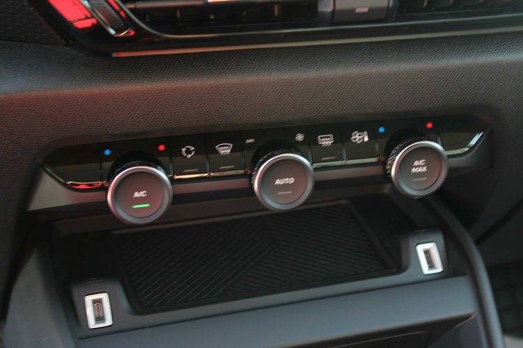 Citroen C4 SHINE 1.5D Skóra Salon Polska netto 51951PLN Gwarancja zdjęcie 23