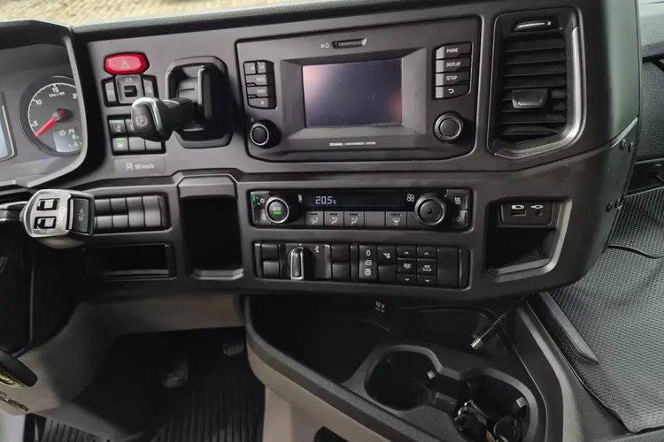 Scania R450 zdjęcie 24