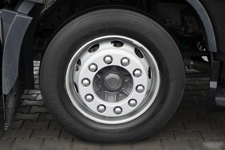 Volvo FH 460 / 6x2 / FIRANKA- 7.7 m / DACH PODNOSZONY / I-SAVE / KLIMA POSTOJOWA / OŚ PODNOSZONA SKRĘTNA / zdjęcie 18