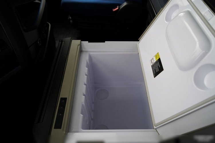 Volvo FH 460 / 6x2 / FIRANKA- 7.7 m / DACH PODNOSZONY / I-SAVE / KLIMA POSTOJOWA / OŚ PODNOSZONA SKRĘTNA / zdjęcie 33