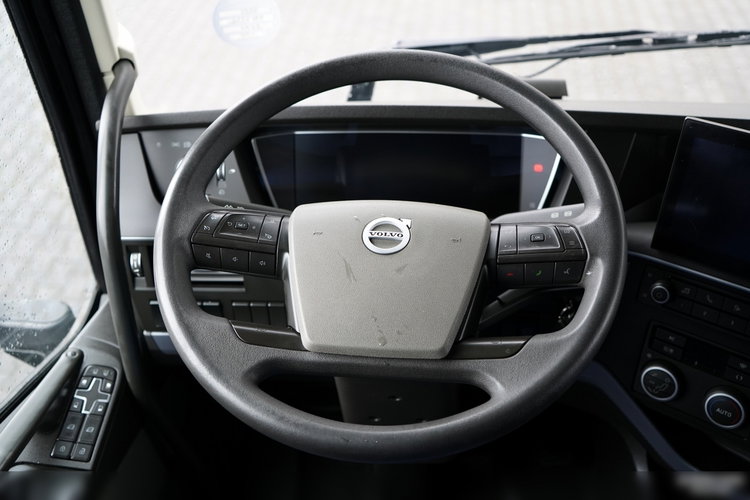 Volvo FH 460 / 6x2 / FIRANKA- 7.7 m / DACH PODNOSZONY / I-SAVE / KLIMA POSTOJOWA / OŚ PODNOSZONA SKRĘTNA / zdjęcie 35