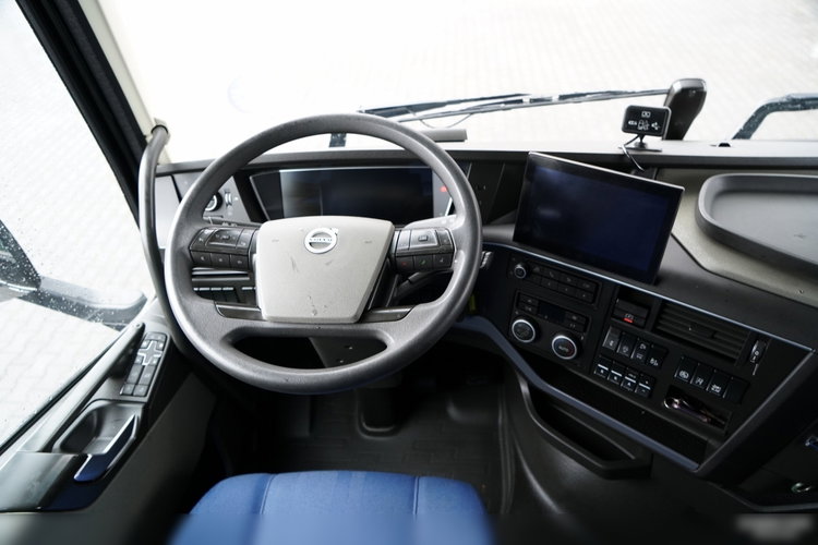 Volvo FH 460 / 6x2 / FIRANKA- 7.7 m / DACH PODNOSZONY / I-SAVE / KLIMA POSTOJOWA / OŚ PODNOSZONA SKRĘTNA / zdjęcie 36