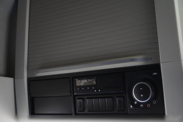 Volvo FH 460 / 6x2 / FIRANKA- 7.7 m / DACH PODNOSZONY / I-SAVE / KLIMA POSTOJOWA / OŚ PODNOSZONA SKRĘTNA / zdjęcie 40