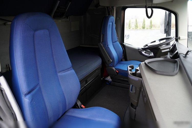 Volvo FH 460 / 6x2 / FIRANKA- 7.7 m / DACH PODNOSZONY / I-SAVE / KLIMA POSTOJOWA / OŚ PODNOSZONA SKRĘTNA / zdjęcie 42